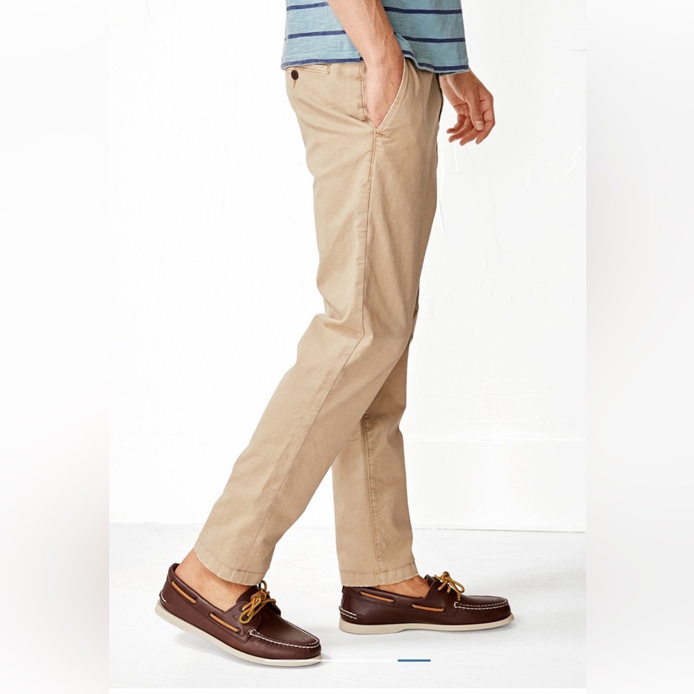 American Eagle Outfitters Flex Slim Lived-In Khaki Pants